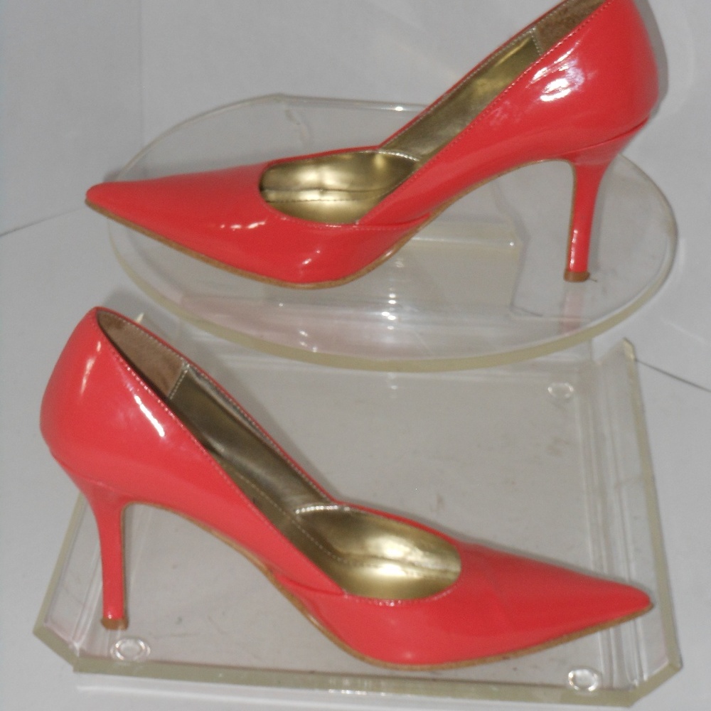 RAMPAGE PEACH COLOR POINTED TOE PUMPS SIZE 6